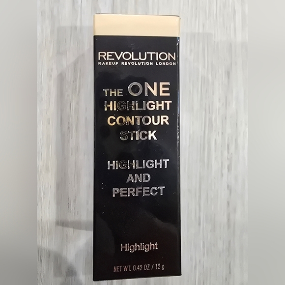 Revolution The One Highlight Contour Stick Highlight And Perfect NIB - Picture 1 of 4
